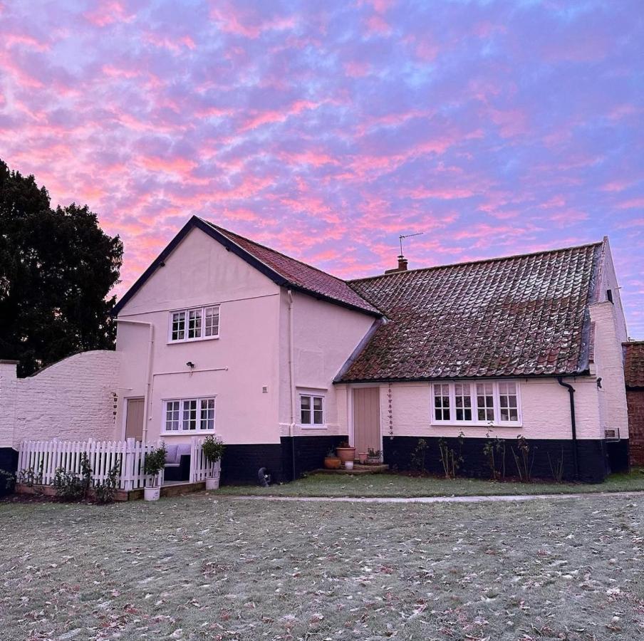 Church Farm Bed & Breakfast Thurlton ภายนอก รูปภาพ